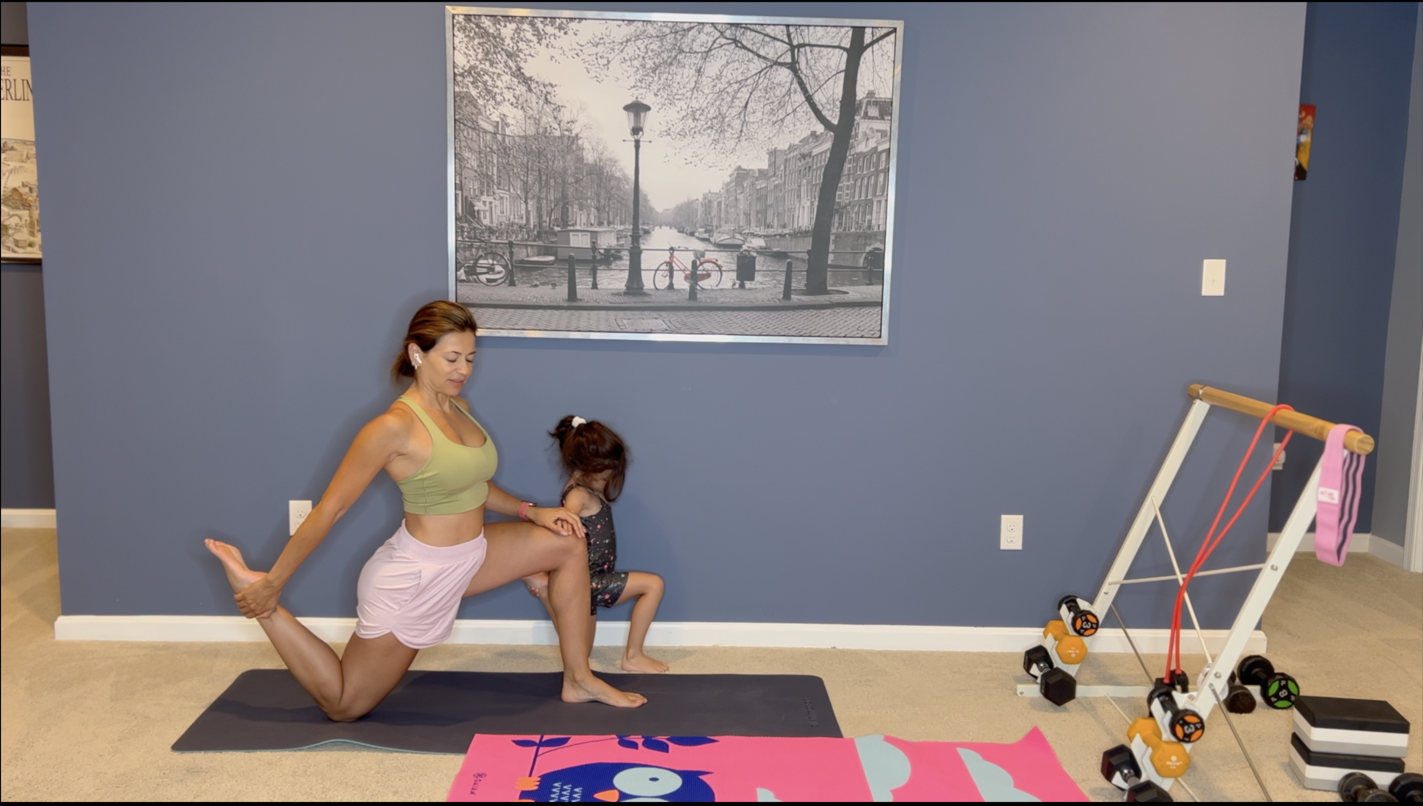 10 Minutes | Stretches for Splits Part 1