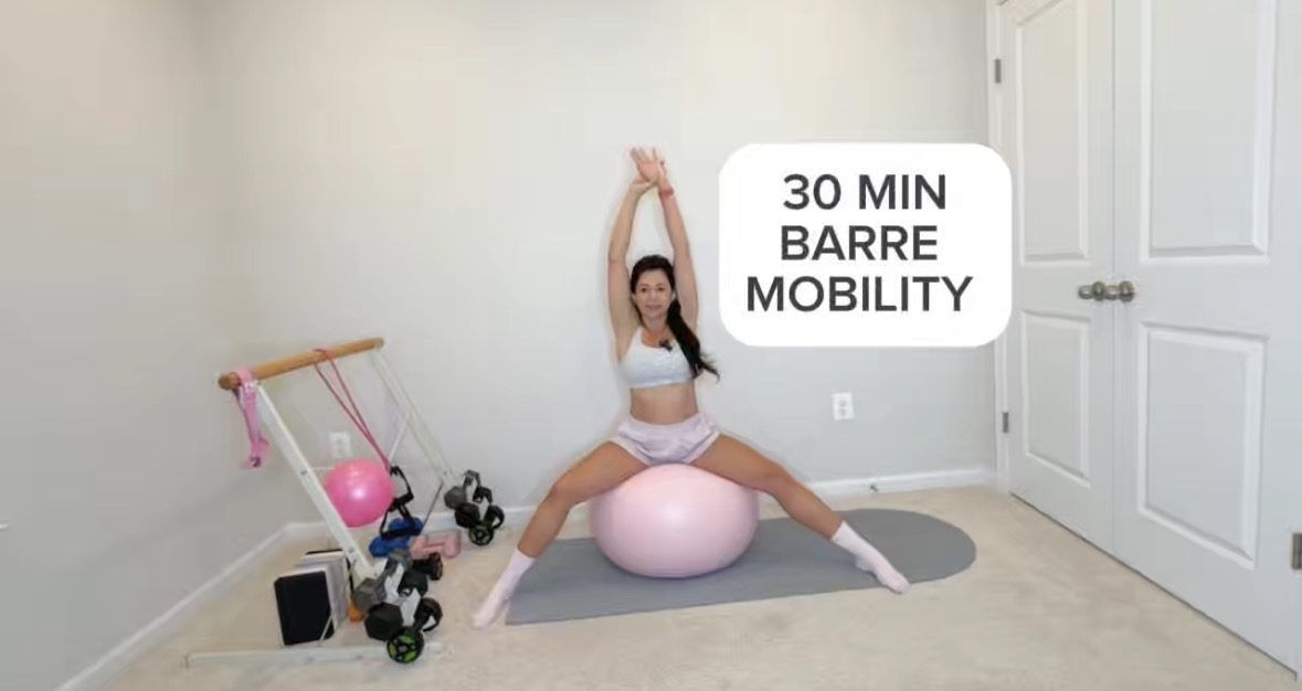 30-Minute l Mobility + Barre